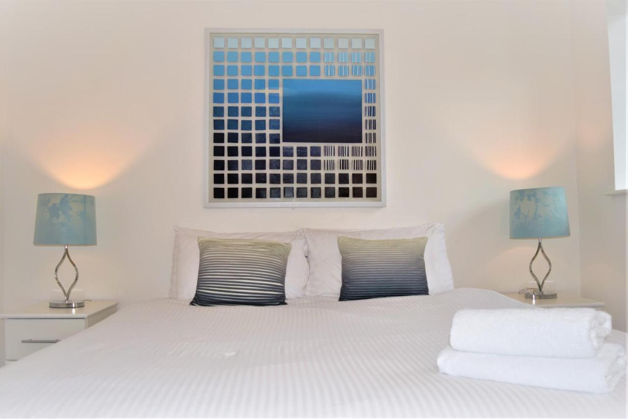 Апартаменты Hamptons Point Энфилд Экстерьер фото