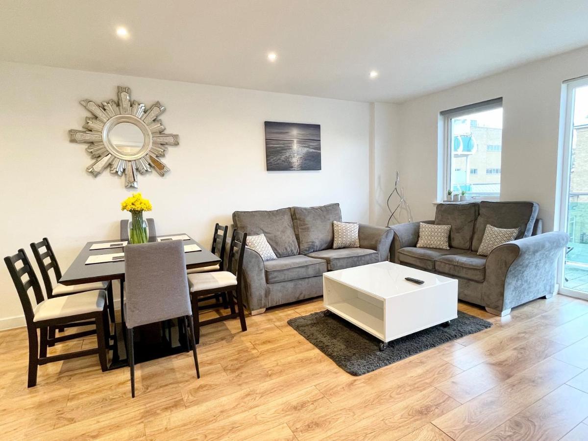Апартаменты Hamptons Point Энфилд Экстерьер фото